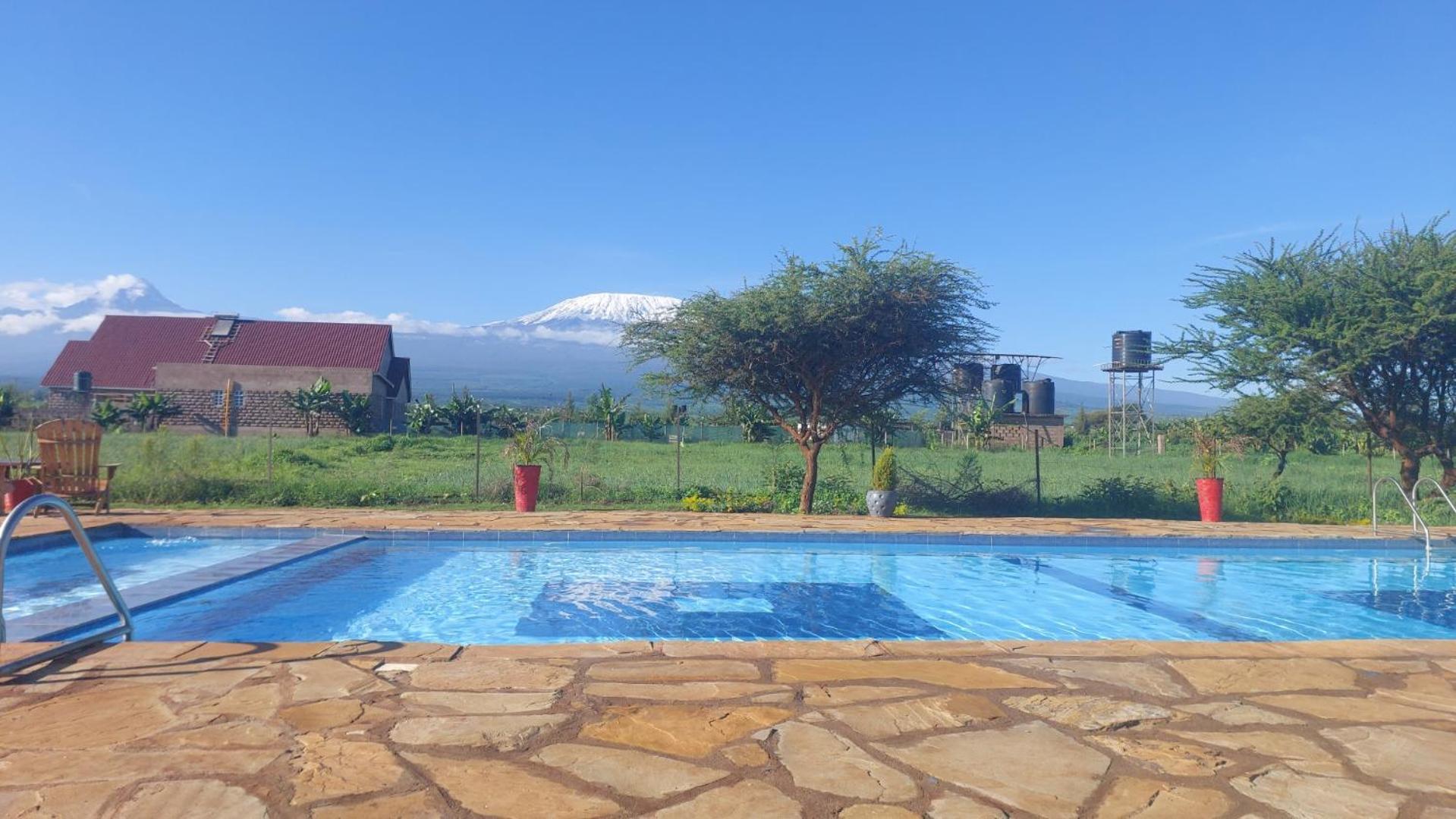 Amboseli Glass House Oloitokitok Bagian luar foto